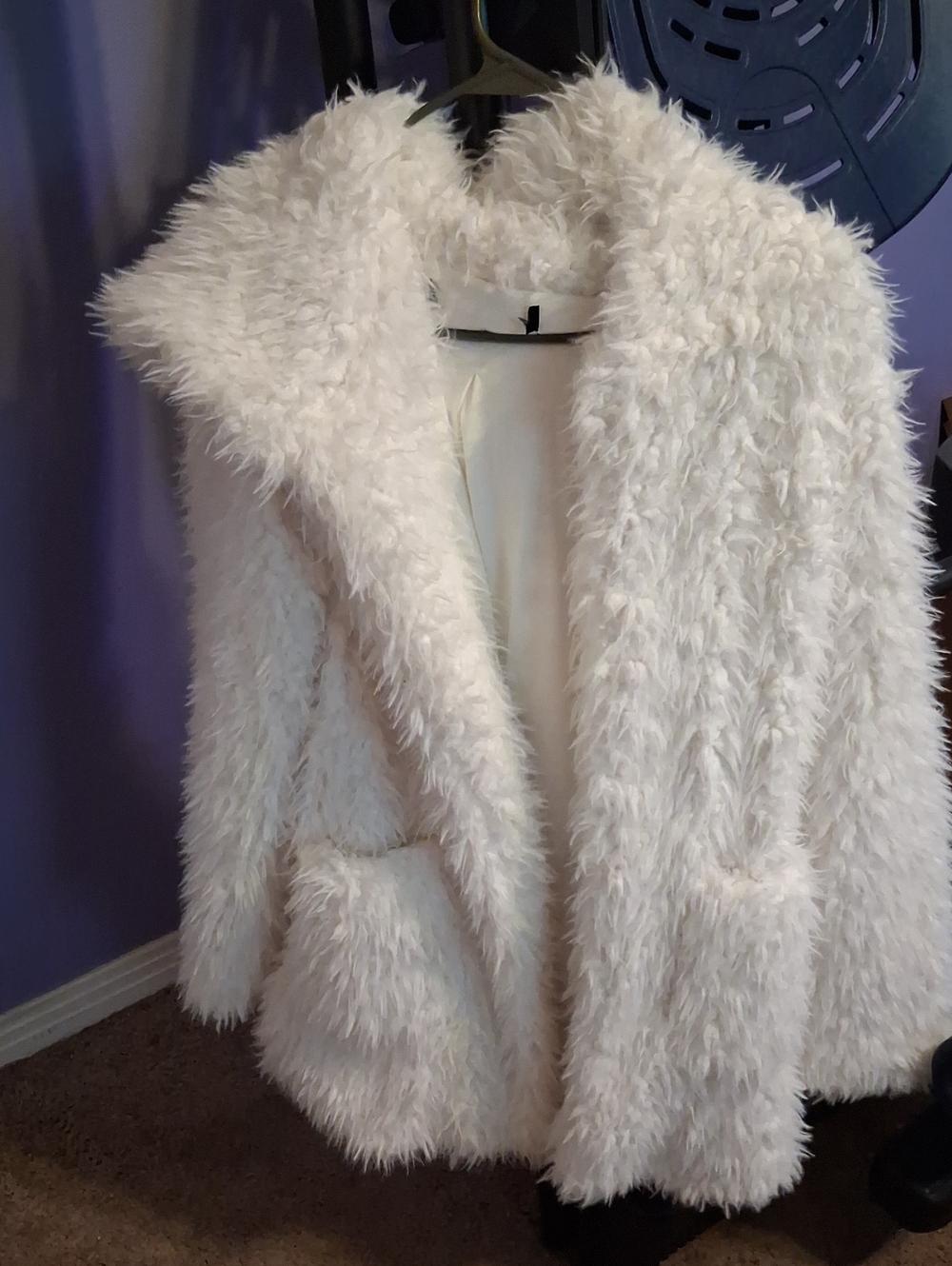 Faux Fur White Women's Coat - Soft Plush Jacket